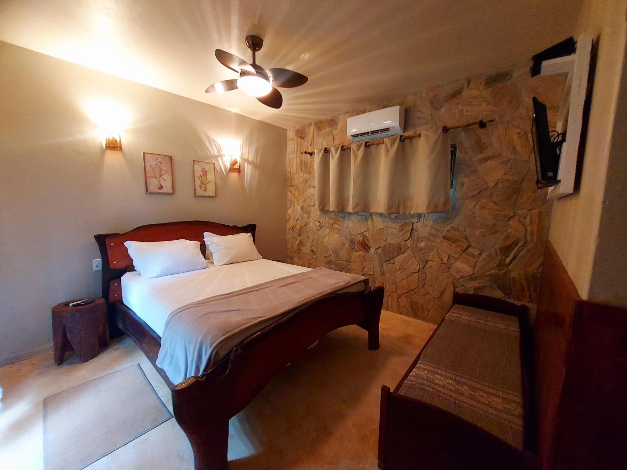 Salto Corumba Hotel Camping Clube Корумба-ді-Ґояс Екстер'єр фото